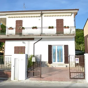 https://la-perla-del-magra-holidays-house.hotelitalianriviera.com